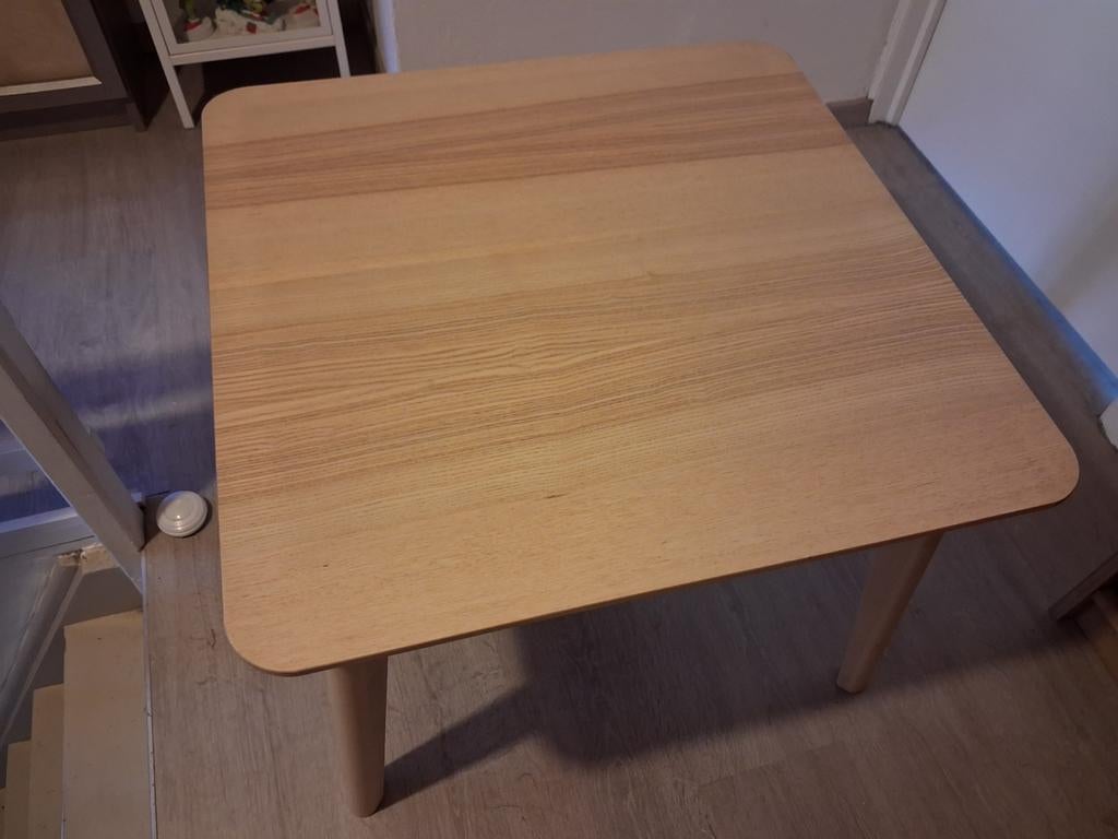 Lisabo tafel ikea, Enlèvement