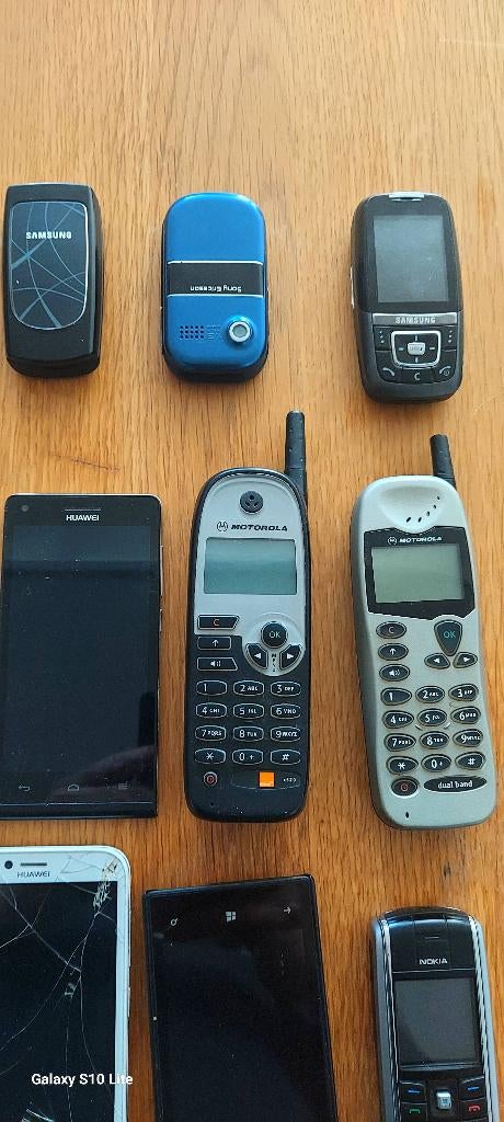 Oudere telefoons mogen allemaal weg voor 29 euro, Ophalen, Gebruikt