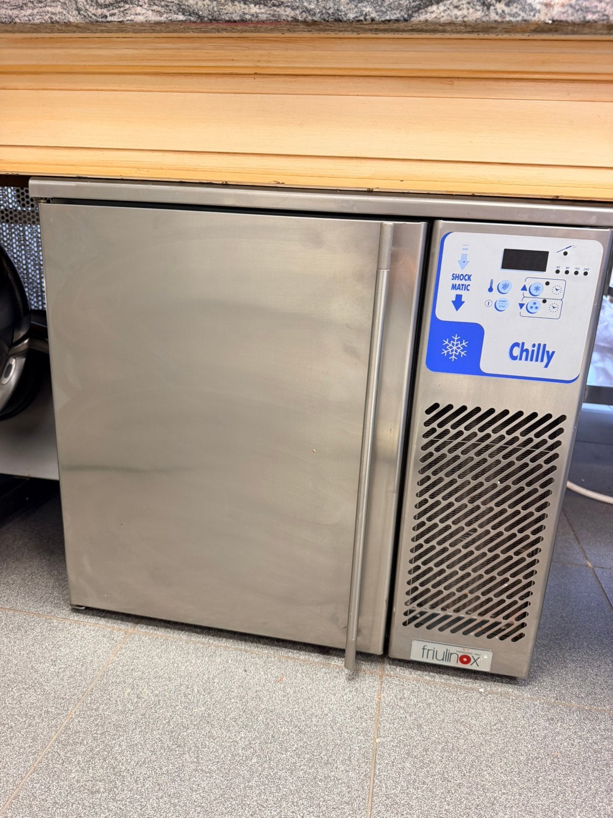 Shockvriezer: Friulinox Chilly tafelmodel, Elektronische apparatuur, Vrieskast, Gebruikt, Minder dan 85 cm, Minder dan 60 cm