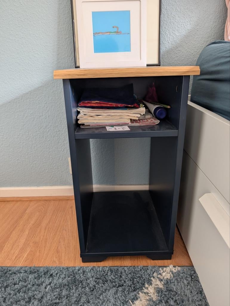 Lot de deux tables de chevet/d'appoint SKRUVBY de chez Ikea, Enlèvement, Comme neuf