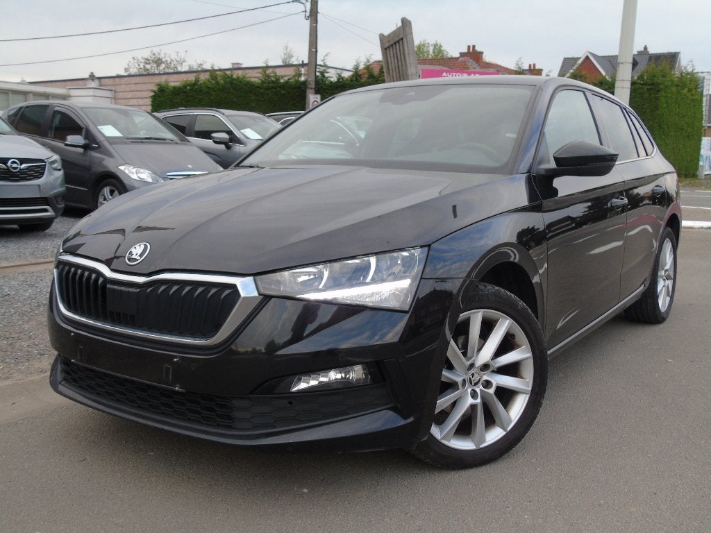 Skoda Scala 1.0 TSI *2022*1e Eigen*Carplay*Camera*AUTOMAAT, Auto's, Skoda, Automaat, Scala, Leder en Stof, Zwart