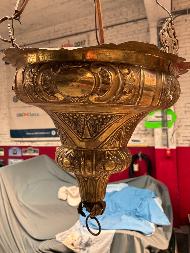 Kerklamp, Ophalen, Brons