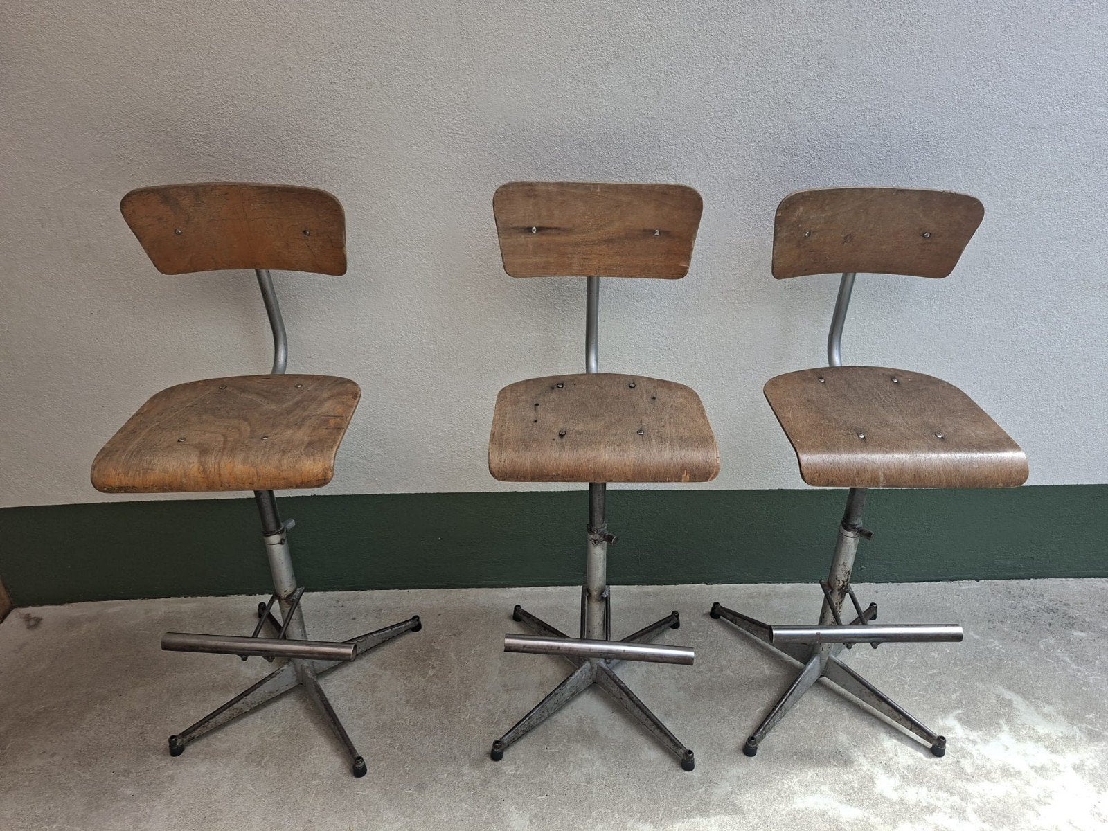 Drie tot vijf barkrukken retro industrieel, Huis en Inrichting, Barkrukken, Ophalen