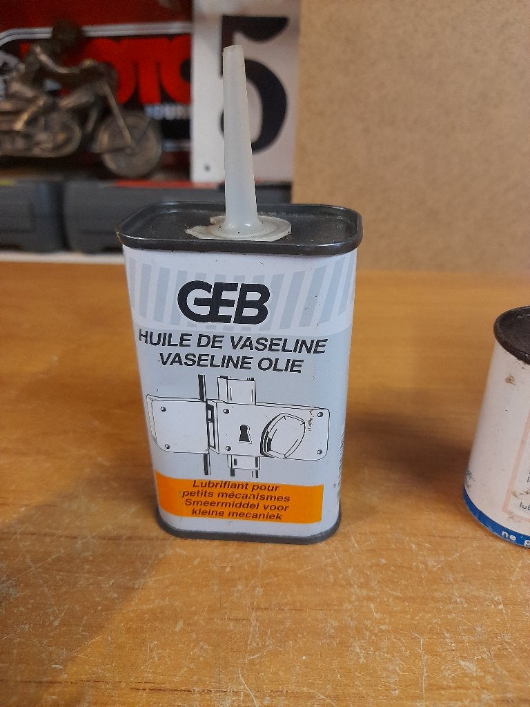 ancienne burette huile vide geb vaseline, Enlèvement ou Envoi, Utilisé, Autres types