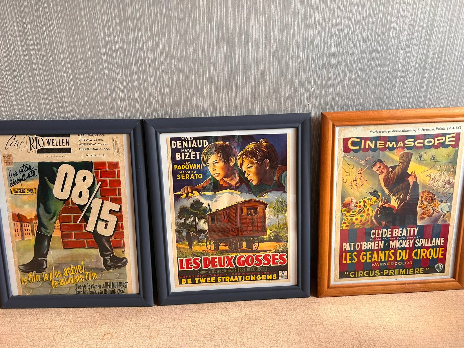 3 oude  filmposters met kader., Verzamelen, Ophalen, Gebruikt, Film, Poster