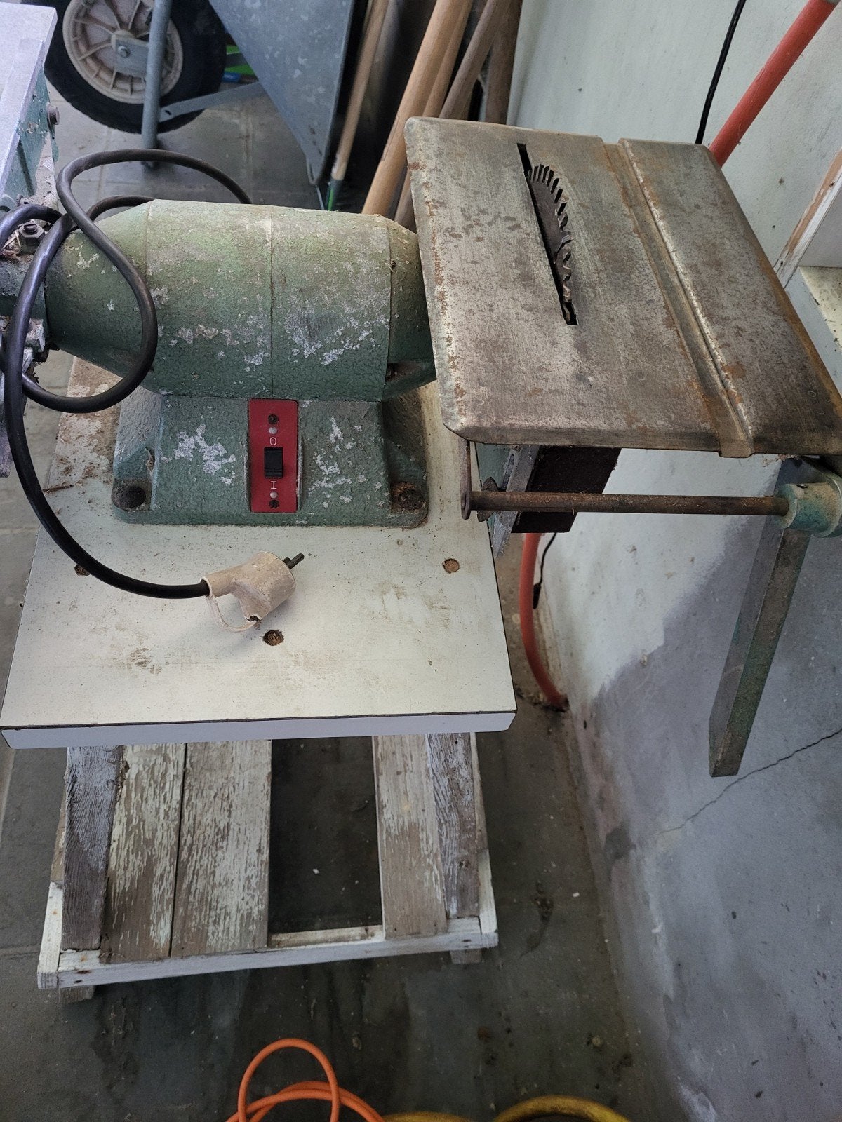 Oude zaagmachine VEB, Ophalen