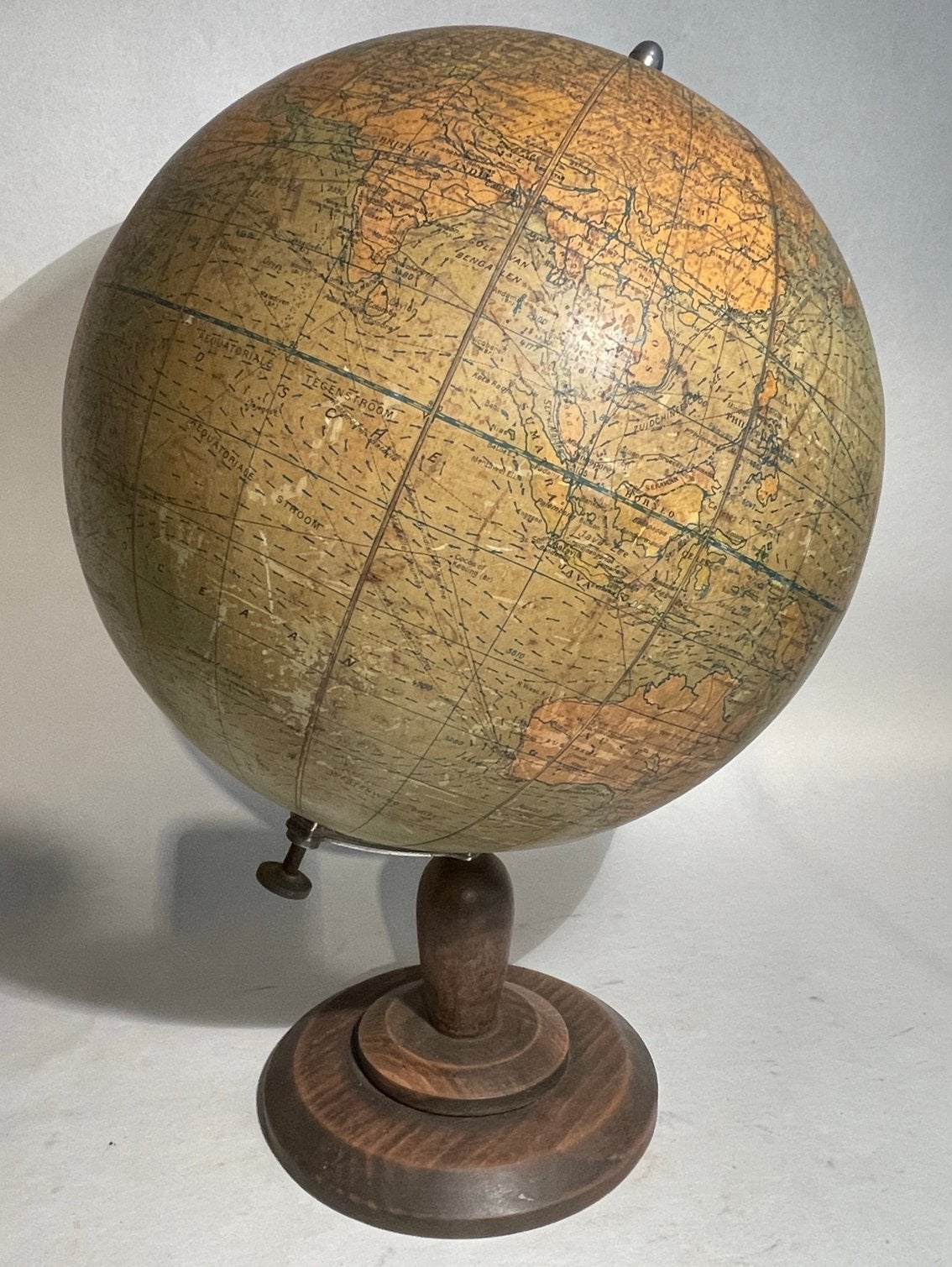 Vintage wereldbol uit 1914, Ophalen