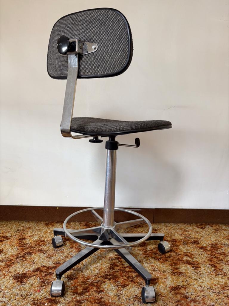 Chaise d’Architecte / de dessinateur sur roulettes, Enlèvement, Utilisé, Gris, Tabouret de bureau
