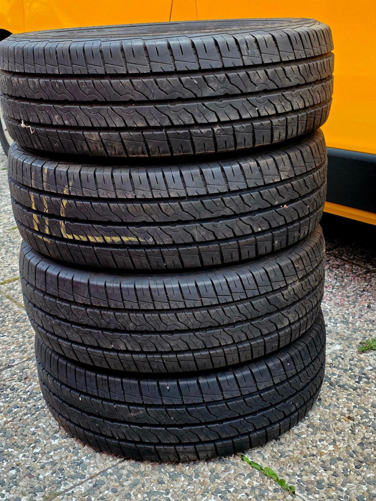 4 pneus 205/65/R16C comme Neuf, Autos : Pièces & Accessoires, Pneus & Jantes, Neuf, 16 pouces, 205 mm, Pneu(s)
