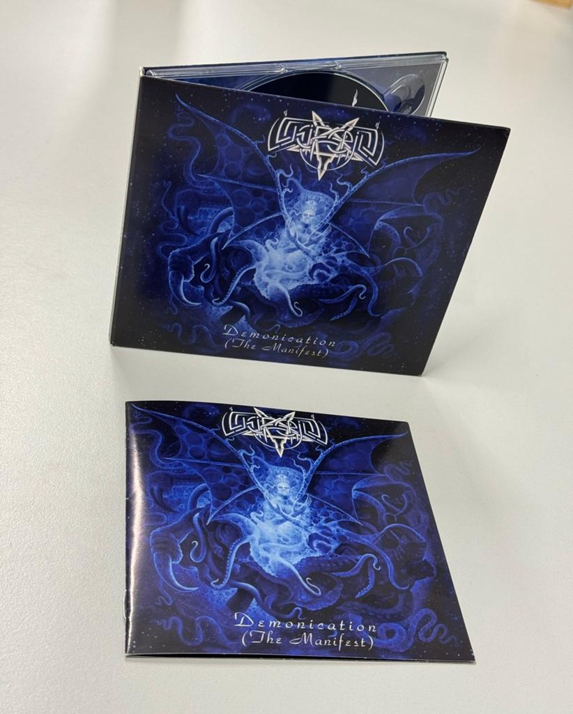 CD spécial + livre Luciferion Demonication The Manifest 2014, Enlèvement ou Envoi, Comme neuf