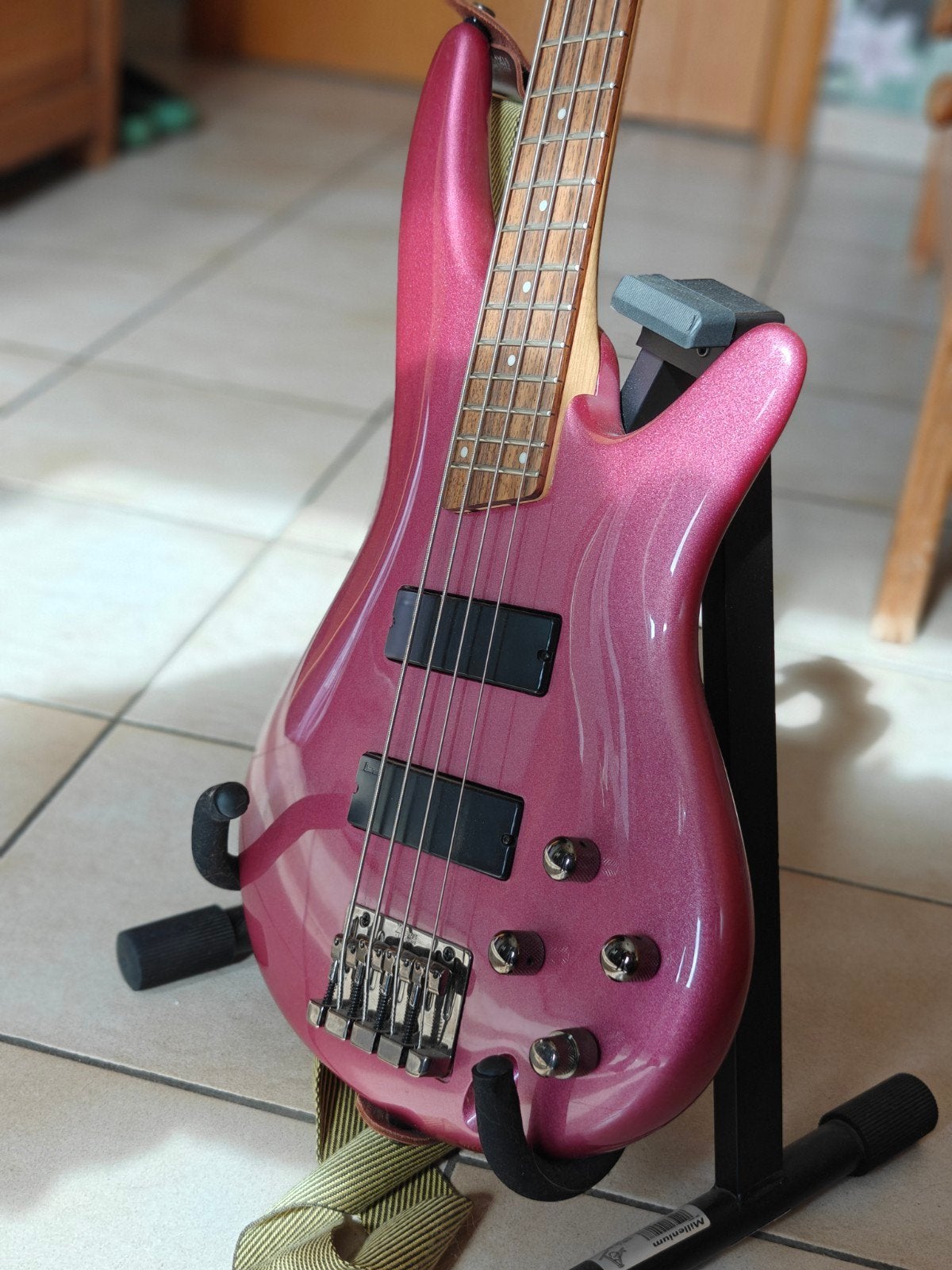 Ibanez Soundgear SR300 Basgitaar (Metallic Pink) + Gratis Ta, Musique & Instruments, Enlèvement, Utilisé, Électrique
