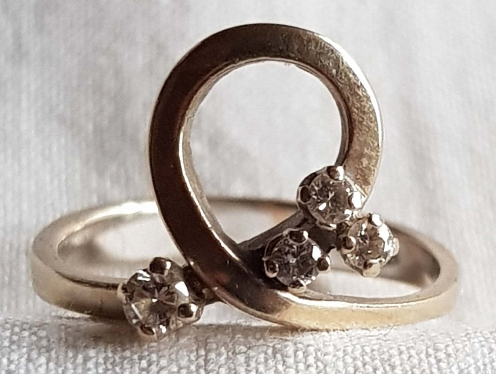 Design de bague des années 80 - 18 carats brillant., Bijoux, Sacs & Beauté, Enlèvement ou Envoi, Or, Bague, Avec pierre précieuse