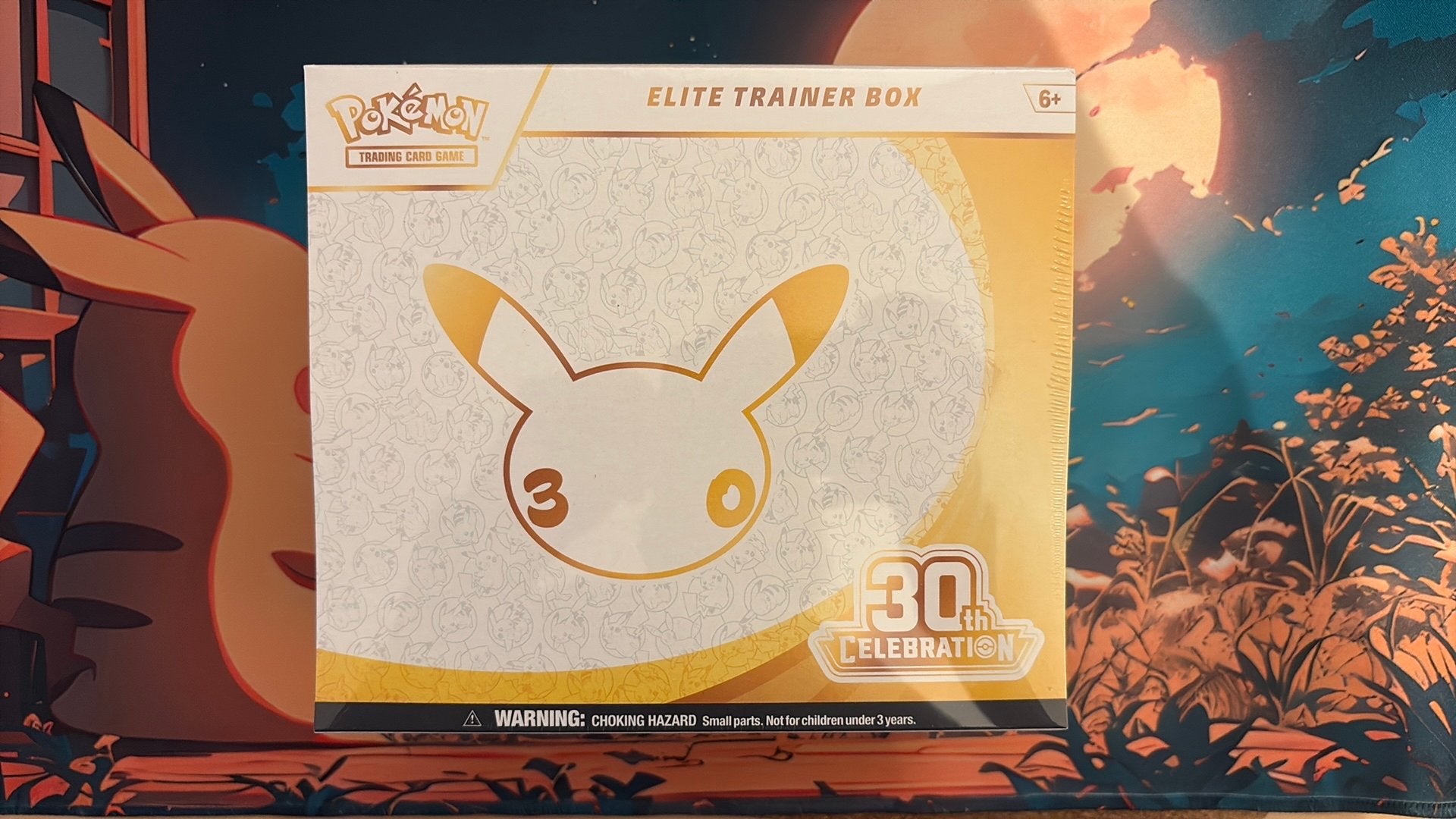 Sealed Pokemon 30th Celebrations Elite Trainer Box, Hobby en Vrije tijd, Ophalen of Verzenden, Nieuw, Meerdere kaarten, Foil