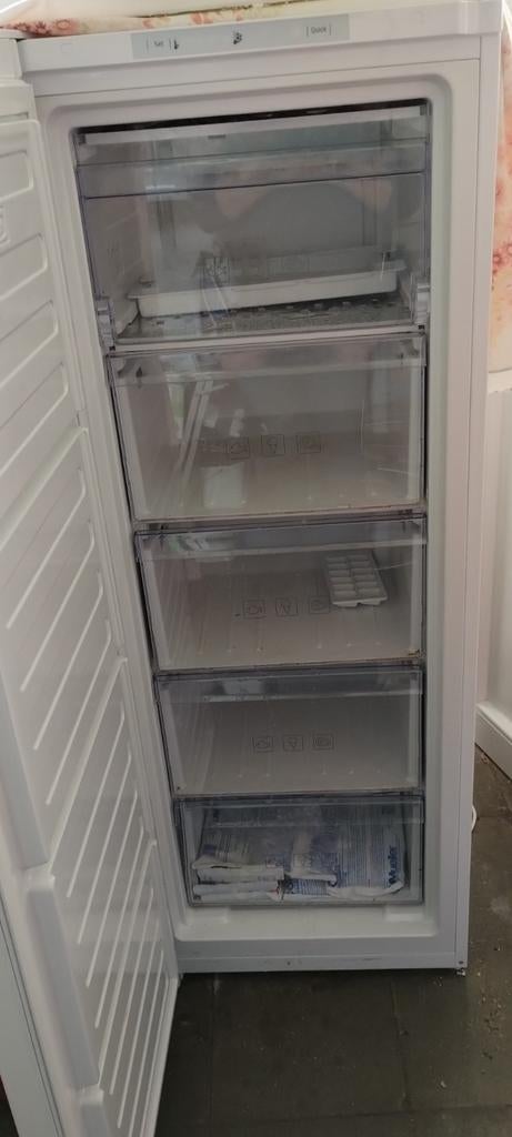 Diepvrieskast merk beko, Elektronische apparatuur, Vriezers en Diepvrieskisten, Ophalen, Gebruikt, 60 tot 90 cm, 140 tot 160 cm