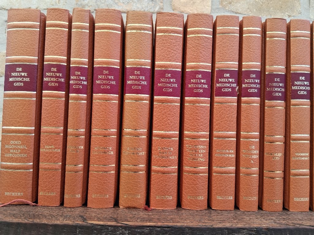 10 Eur voor DE NIEUWE medische Gids uitg. BECKERS, Livres, Enlèvement, Comme neuf, Médecine, Série complète