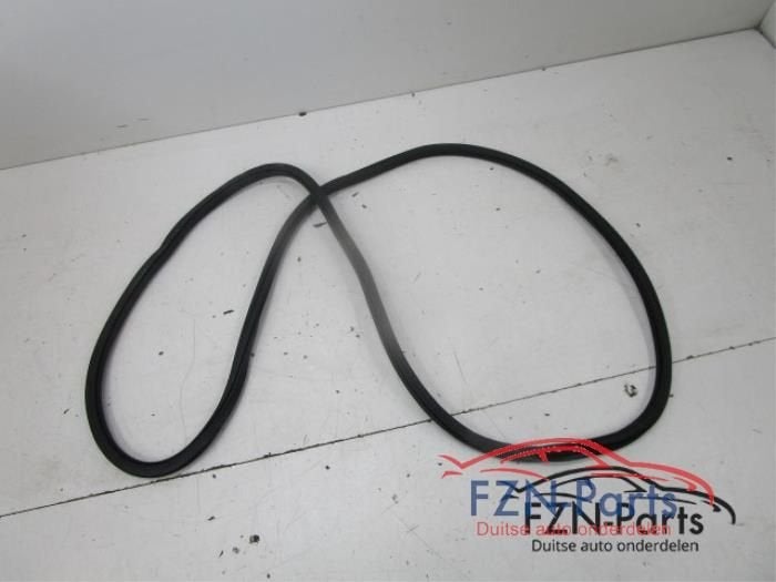 VW Touran 5TA Rubber Portier Links-achter, Ophalen of Verzenden, Gebruikt