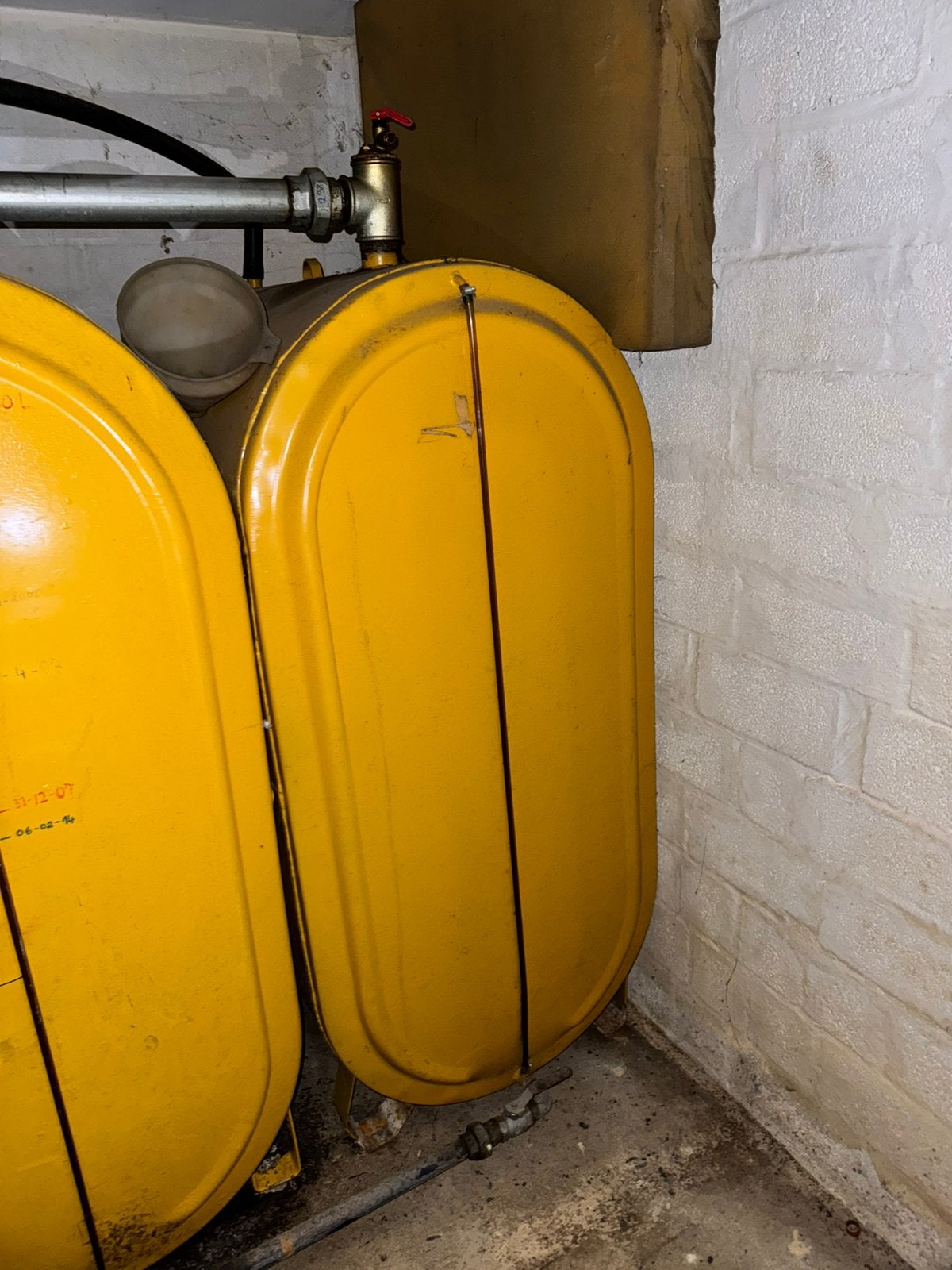 Stookolietank/mazouttank, Huis en Inrichting, Overige Huis en Inrichting, Ophalen, Zo goed als nieuw