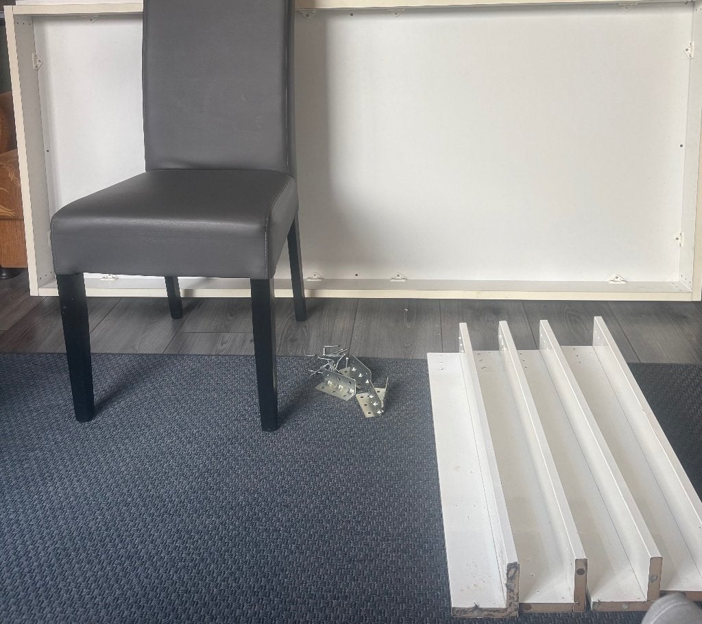 alleen tafel te koop, Enlèvement