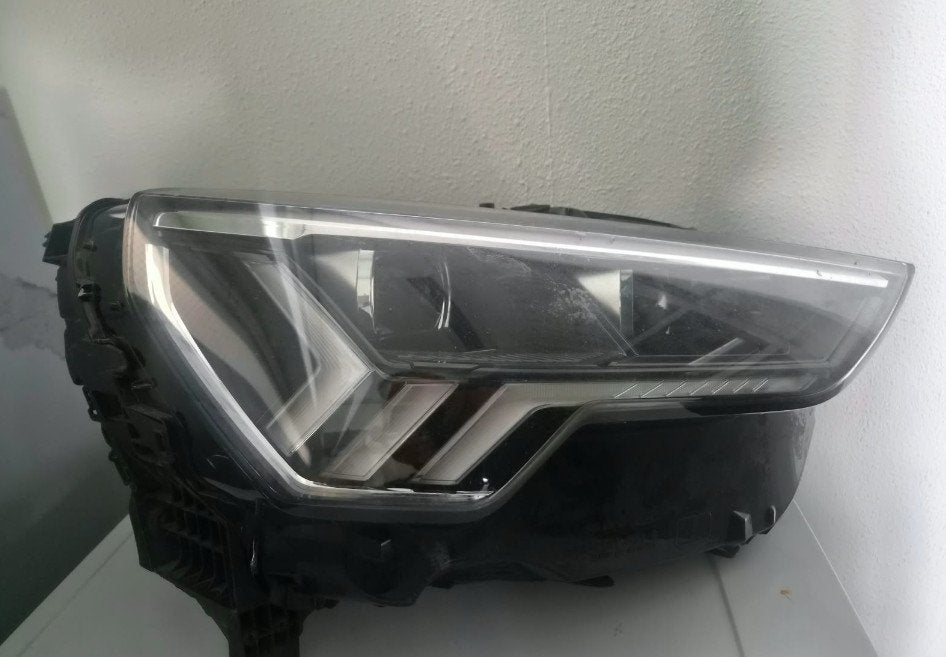Phare avant droit complet pour Audi Q3 SQ3 RSQ3 83A 83A94103, AUDI AG, Auto-Union-Strasse 1
85045  Ingolstadt, DE, Audi, Utilisé