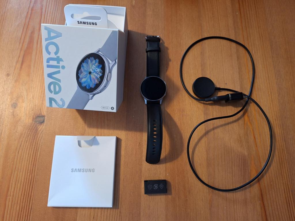 Samsung Galaxy Watch Active 2 – Cloud Silver – 40 mm – Neuve, Neuf, Étanche, Avancer d'un pas, Enlèvement