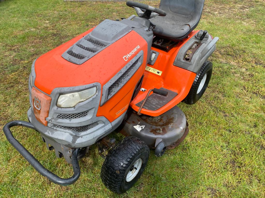 Zitmaaier husqvarna YTH 184 T, Enlèvement, Comme neuf