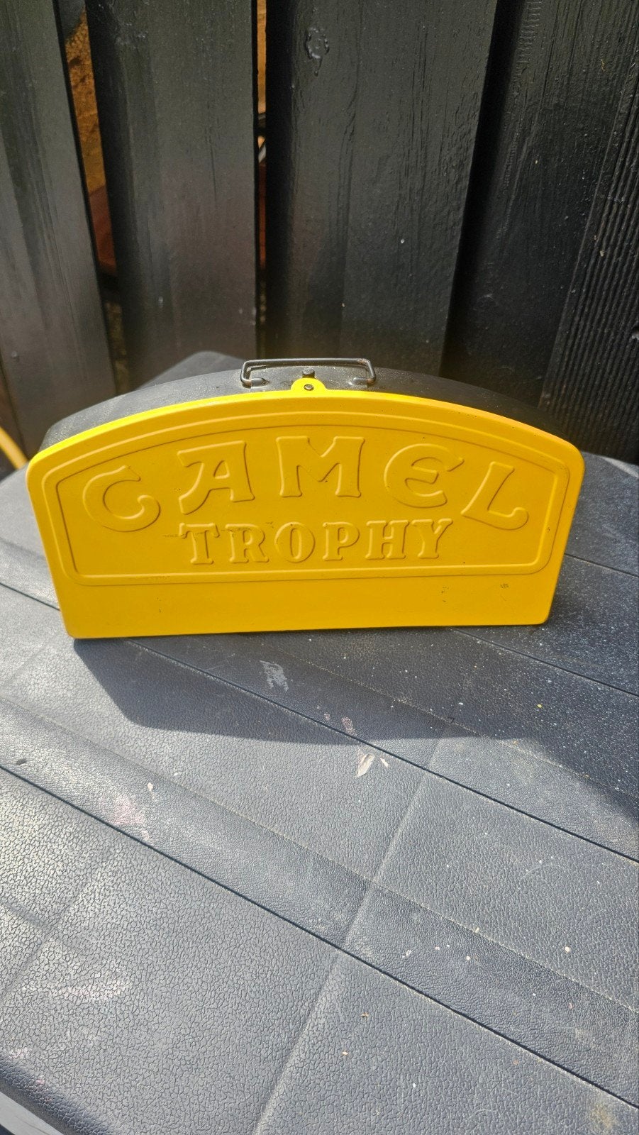 Prachtige Camel trofeedoos, Ophalen