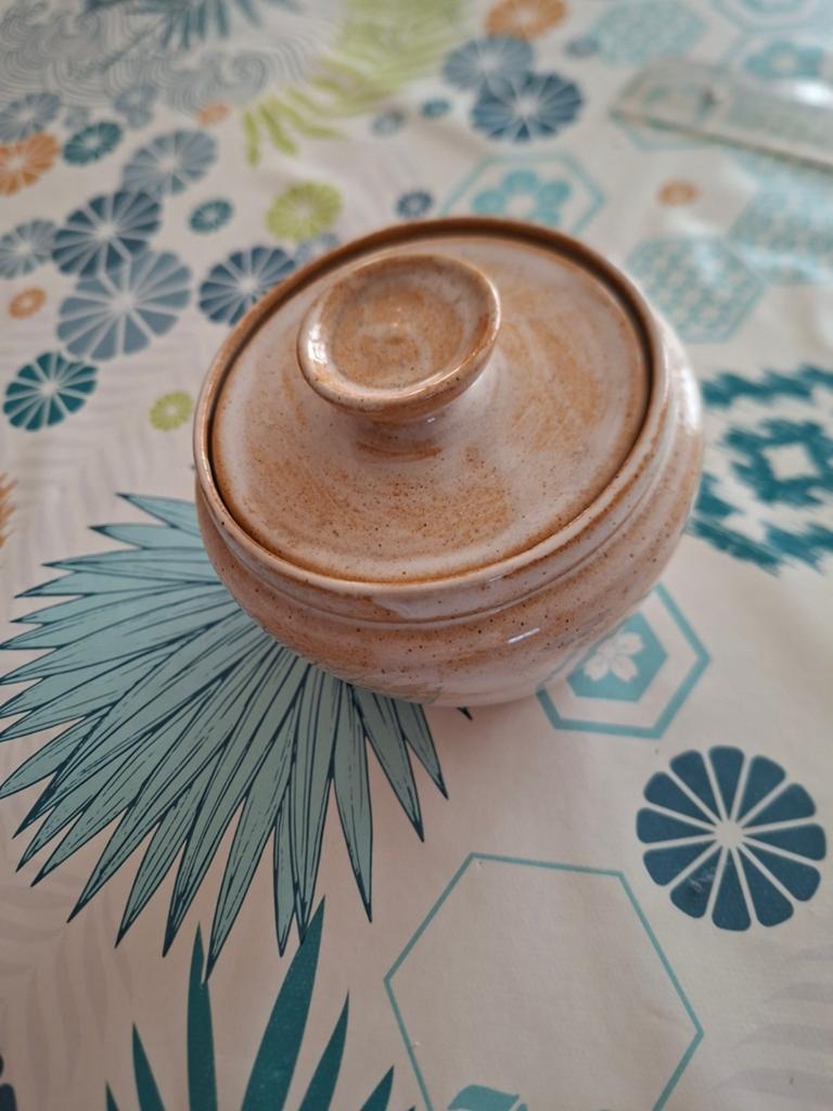 Handgemaakte keramische pot. 9 cm in diameter. 8 cm hoog., Ophalen of Verzenden