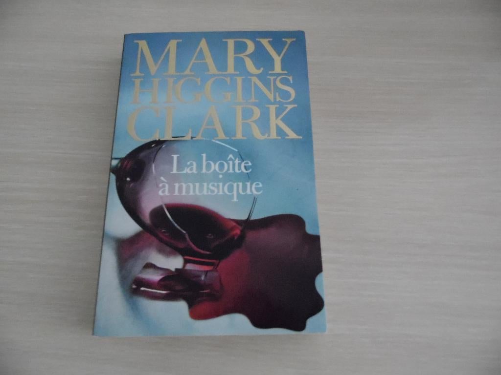 LA BOÎTE À MUSIQUE       MARY HIGGINS CLARK, Enlèvement ou Envoi, Comme neuf, Amérique, Mary Higgins Clark