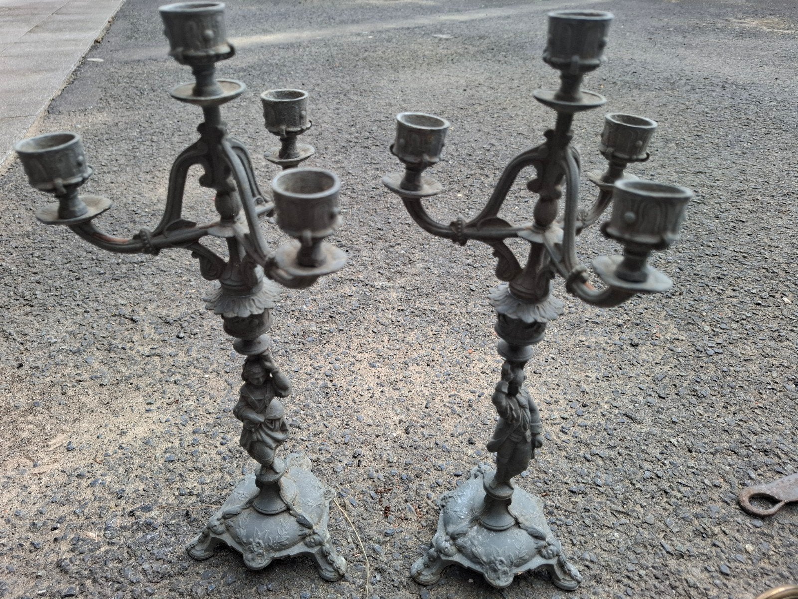 2 très anciens chandeliers en étain,  régule  ou ???, Ophalen of Verzenden, Overige materialen