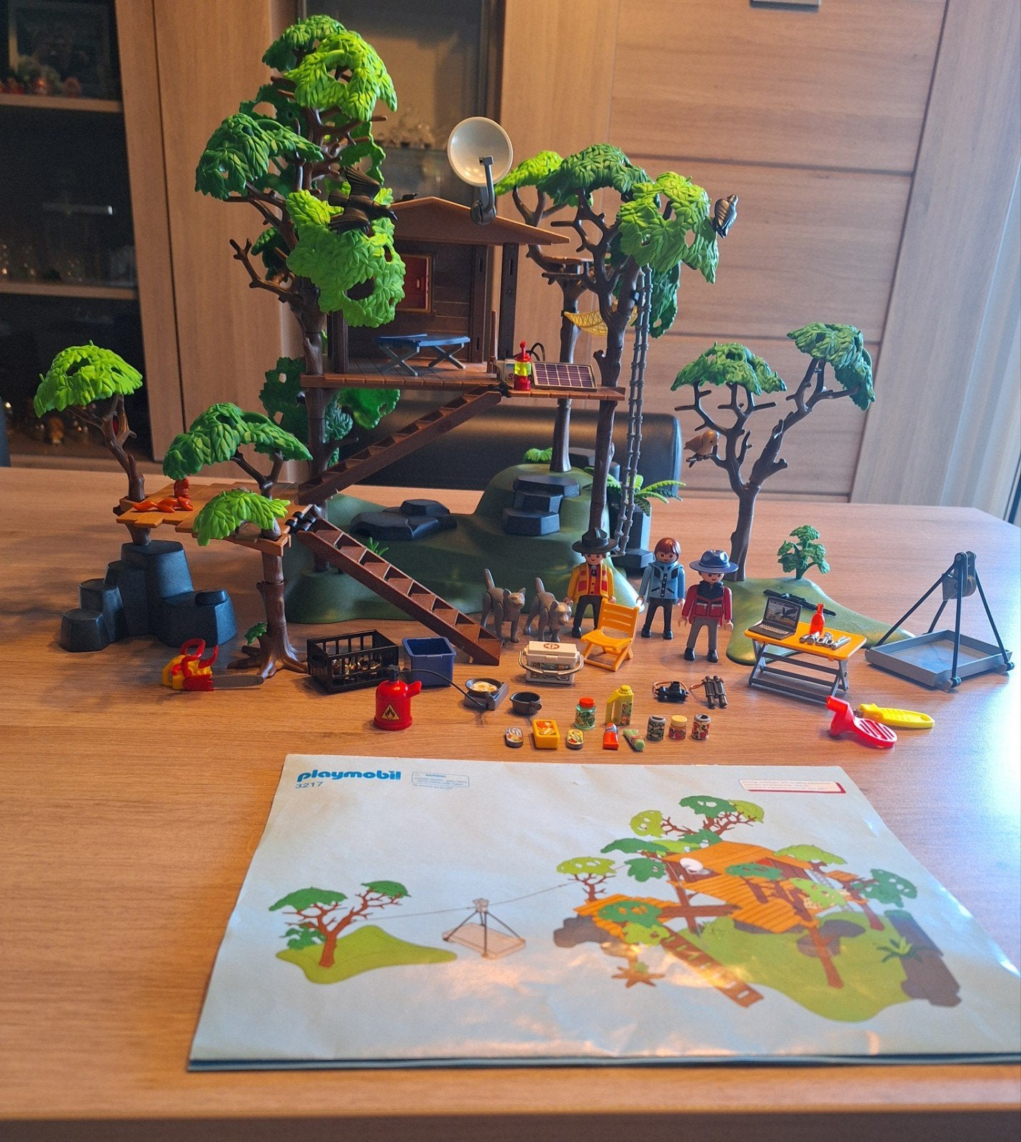 playmobil expeditiekamp met boomhut, Ophalen