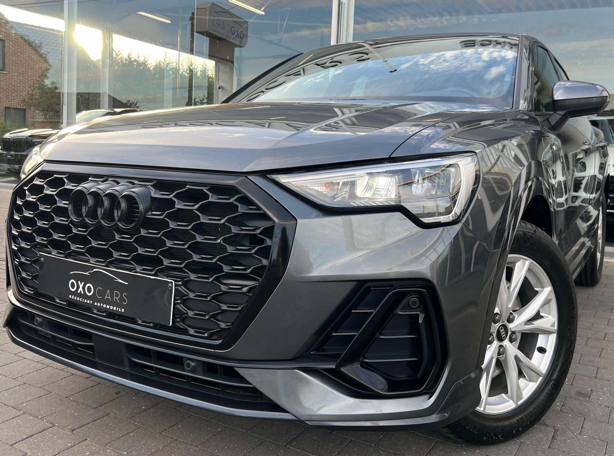 Audi Q3 SPORTBACK 45 TFSIe 245CV / S Line / Plug In Hybride, Argent ou Gris, Achat, Entreprise, Noir