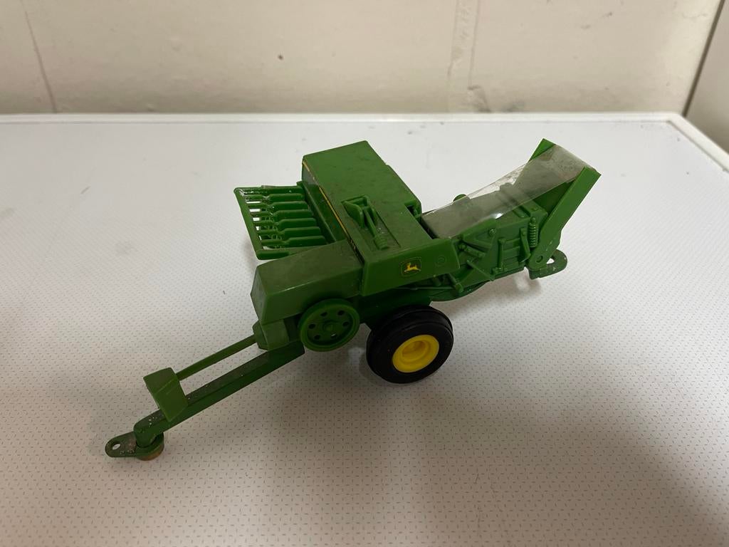 ERTL John Deere 348 balenpers, Ophalen of Verzenden, Zo goed als nieuw, ERTL
