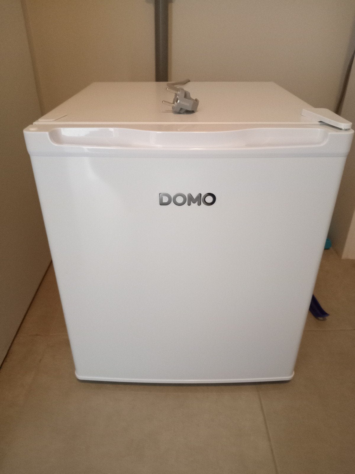 Mini diepvries Domo 33 liter, Elektronische apparatuur, Minder dan 85 cm, Minder dan 60 cm, Zo goed als nieuw, Vrijstaand