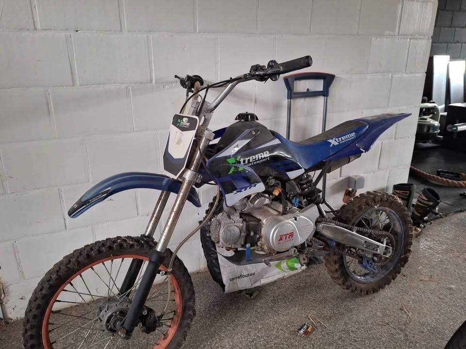 Moto Dirtbike Motocross 125cc + pneu de rechange, Enlèvement, Seconde main