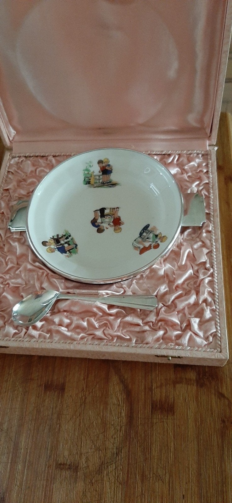 assiette chauffante argentée pour bébé, boîte originale, Antiquités & Art, Enlèvement, Argent