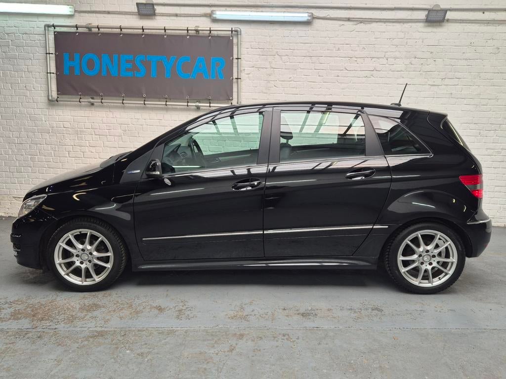 Mercedes B180 benzine 04/2011- Zeer mooie staat-Garantie, Auto's, Mercedes-Benz, Zwart, Leder en Stof, Zwart, 5 deurs
