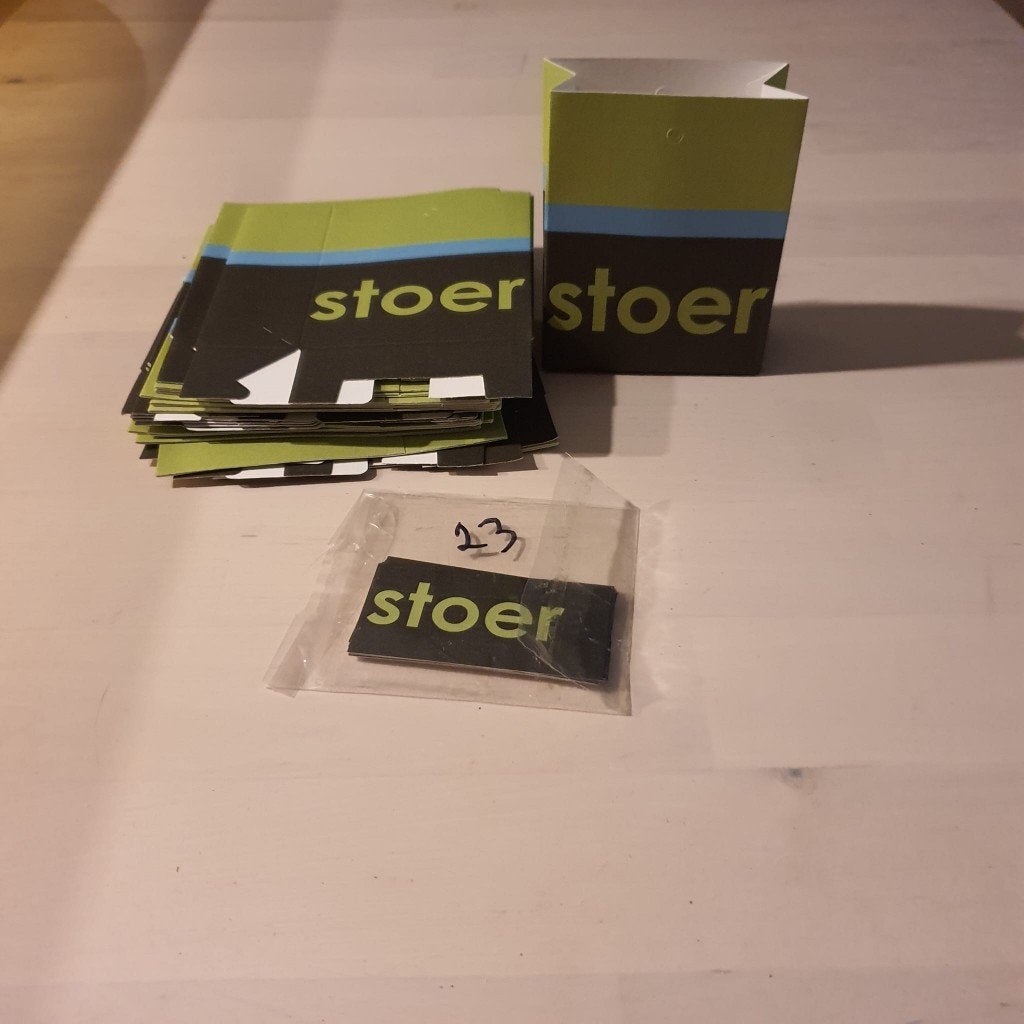 Partij Stoer geschenkdoosjes + naamkaartjes – 33 stuks – €10, Ophalen of Verzenden, Nieuw, Kraamcadeau