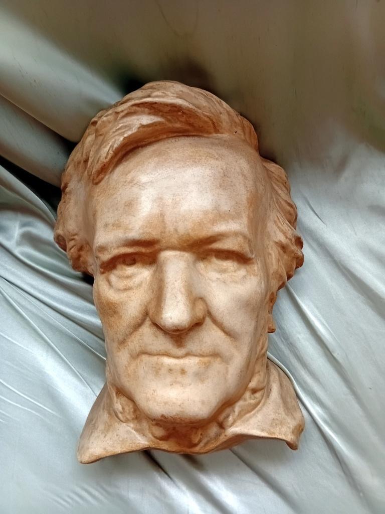 Oud realistisch beeld van Richard Wagner. In gips. H 30 cm., Ophalen, Gips, Buste, 20 - 50 cm