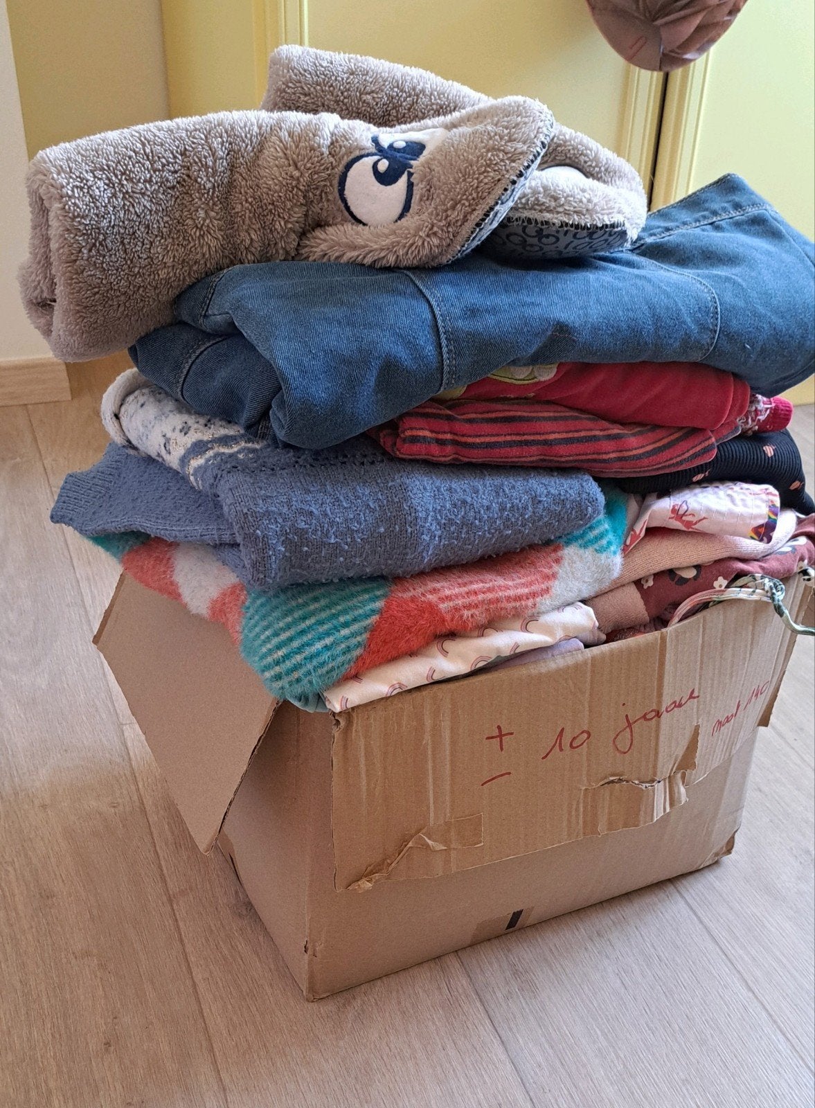 doos meisjeskleding 10 jaar, Kinderen en Baby's, Ophalen