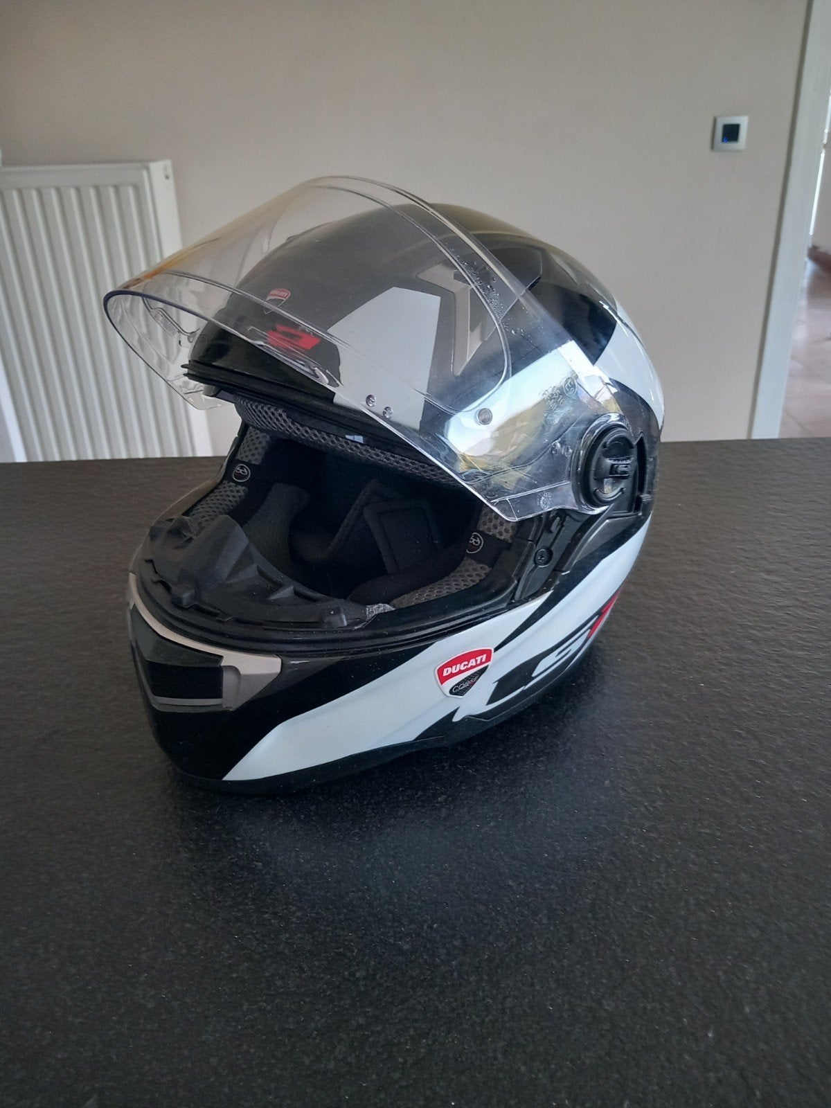 mooie helm, Ophalen, Nieuw zonder kaartje, Dames