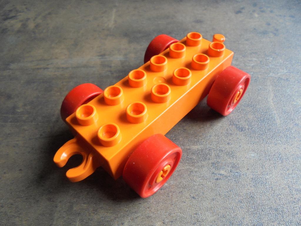 Lego Duplo Car Base 2x6 with Fake Bolts (zie foto's) 4, Envoi, Utilisé, Briques en vrac, Duplo