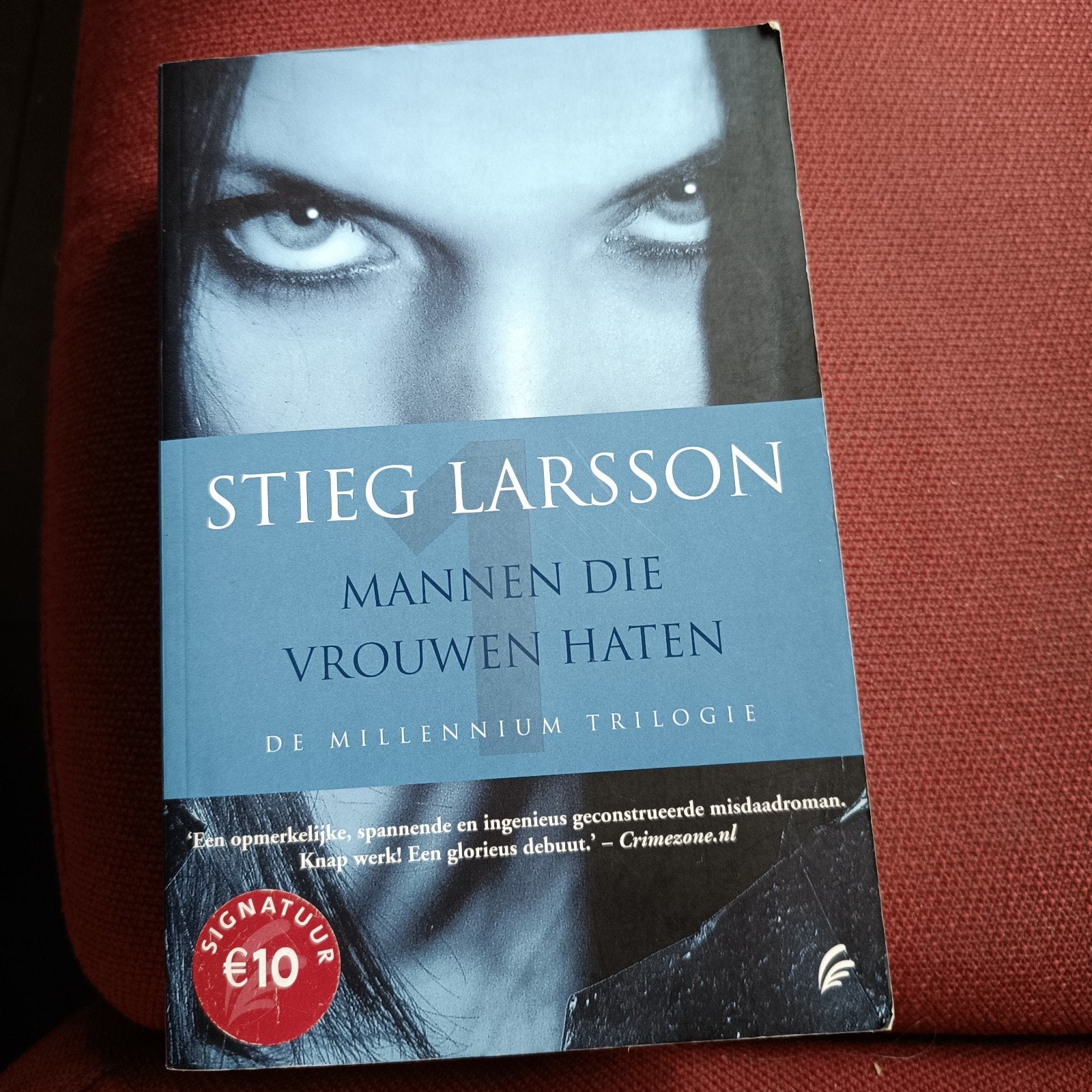 Stieg Larsson - Mannen die vrouwen haten, Enlèvement ou Envoi, Stieg Larsson