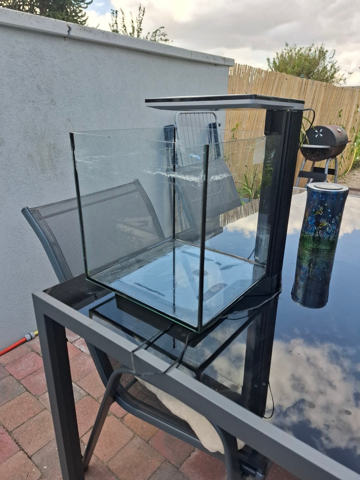 Vend 2 aquariums cubic 30l