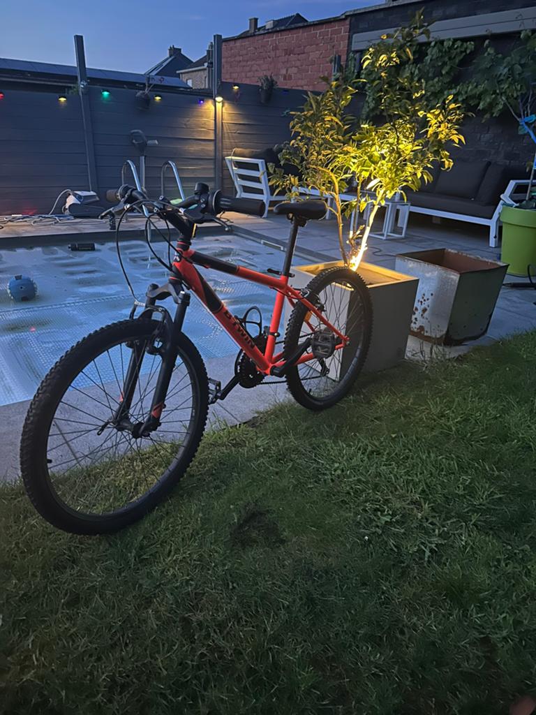 Rockrider 500 mtb 24 inch, Vélos & Vélomoteurs, Vélos | VTT & Mountainbikes, Autres marques, Frein sur jante, Comme neuf, Enlèvement