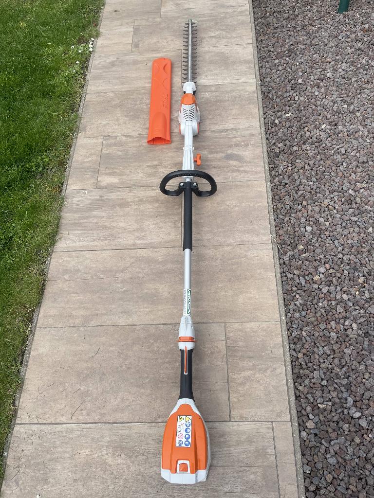 STIHL HLA56 accu heggenschaar op steel, Ophalen, Zo goed als nieuw, Accu, Stilh