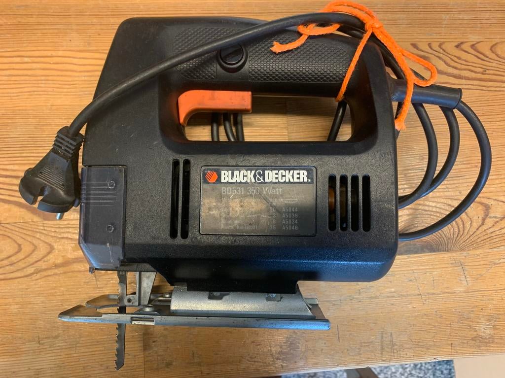 Decoupeerzaag - wipzaag Black & Decker, Doe-het-zelf en Bouw, Gereedschap | Zaagmachines, Ophalen, Zo goed als nieuw, Decoupeerzaag