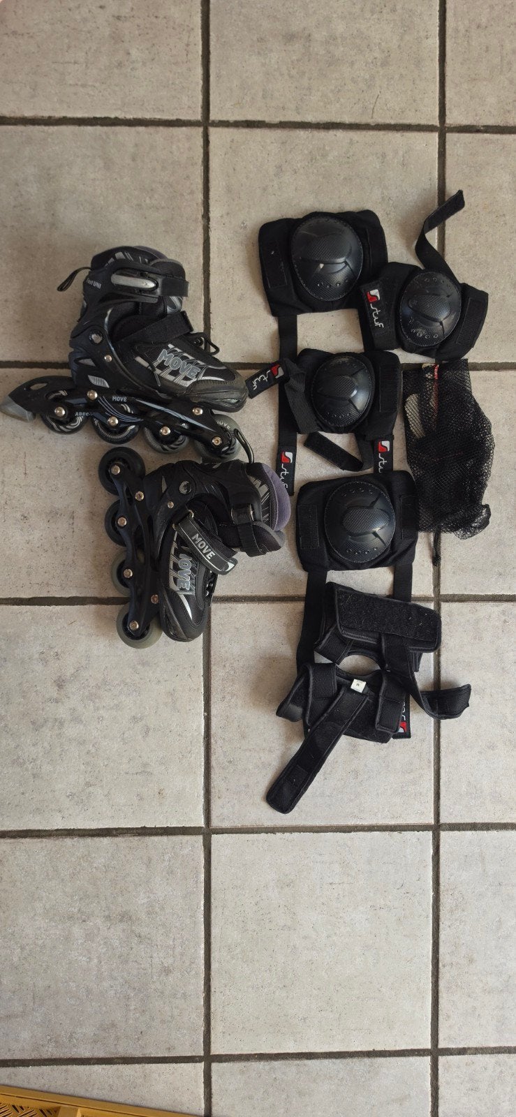 Verstelbare inline skates Move (30-33) + 1 beschermingsset, Sport en Fitness, Skeelers, Ophalen
