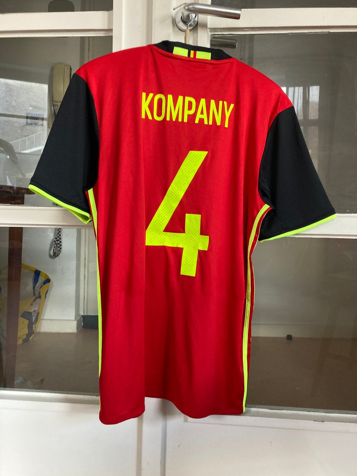 Adidas Belgium 2016 Kompany M, Maat M, Ophalen of Verzenden, Zo goed als nieuw, Shirt