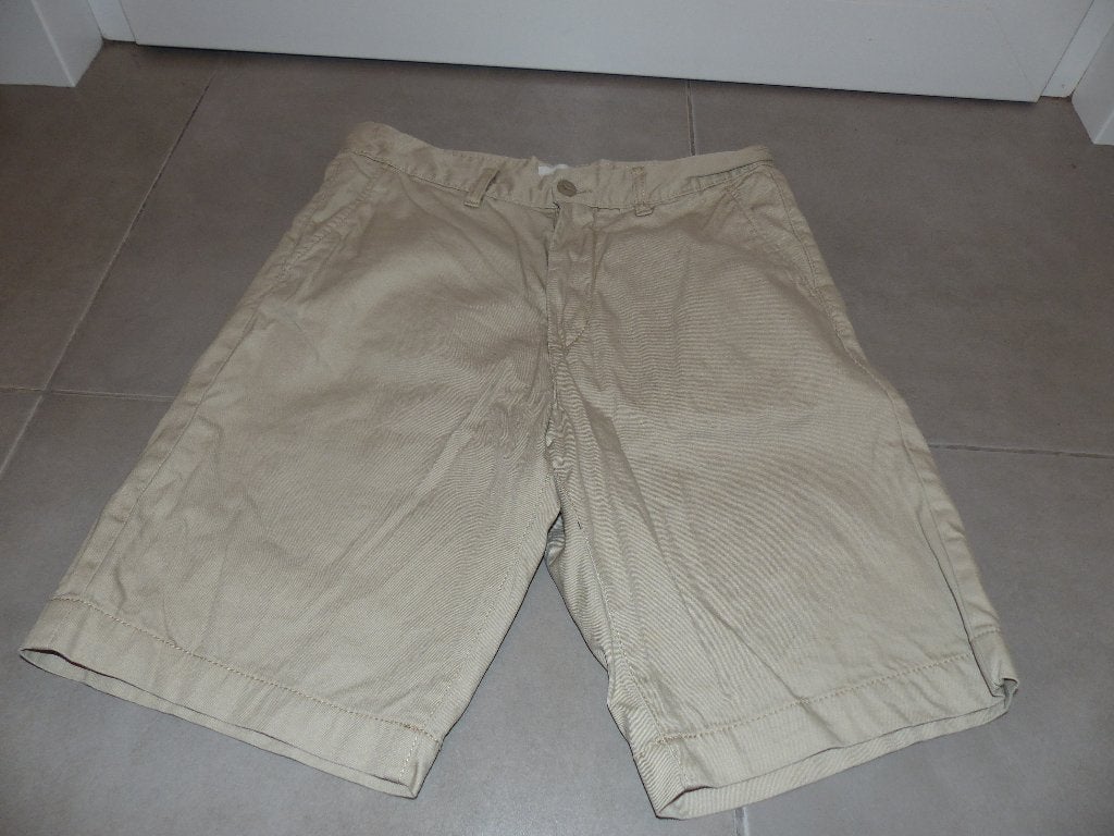 H&M beige short - maat 30, Kleding | Heren, Broeken en Pantalons, Maat 48/50 (M), Beige, Ophalen of Verzenden, Zo goed als nieuw