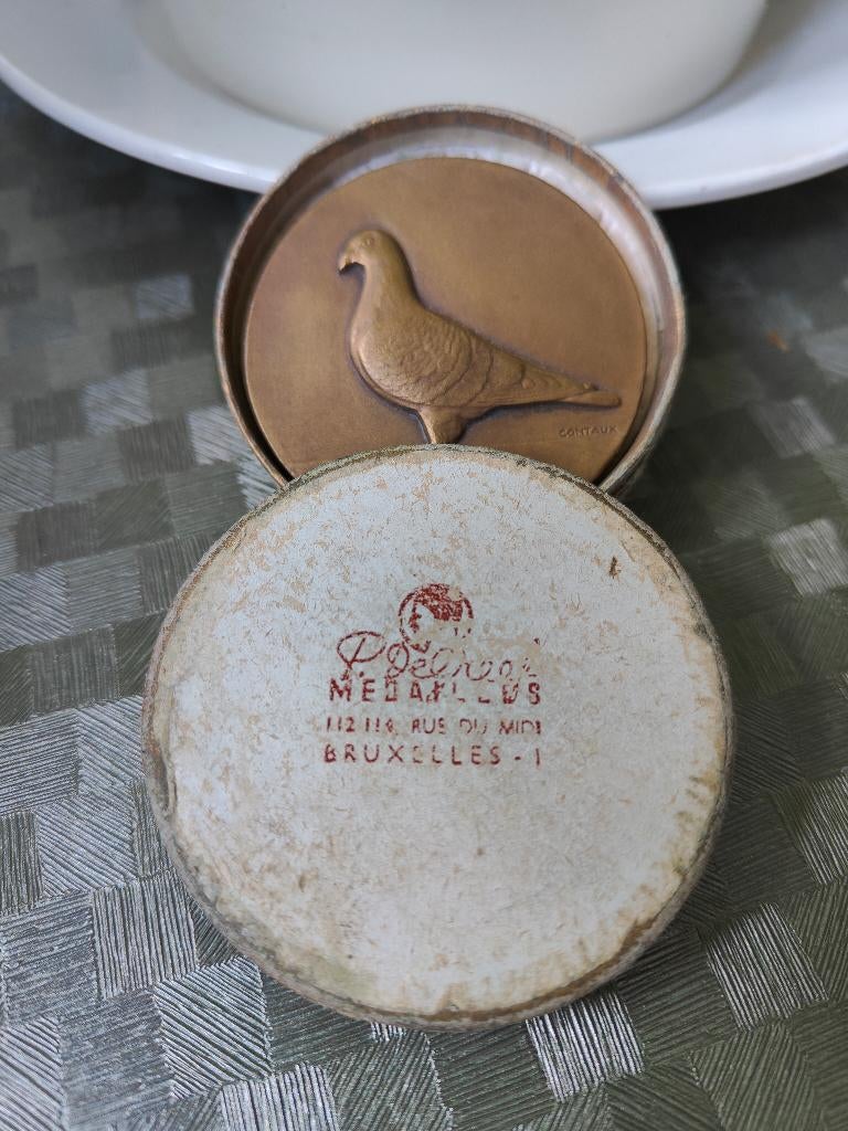 Duiven medaille, Verzamelen, Ophalen, Gebruikt